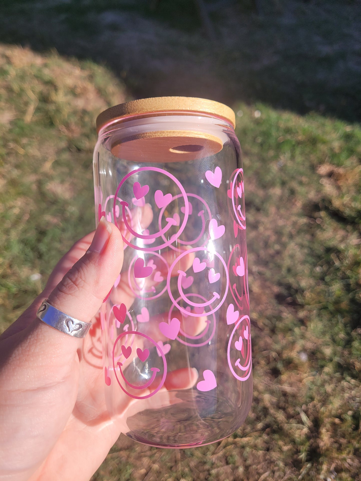 Love-y Dove-y Glass Cup (Heart Eye Smiley) - 16 oz