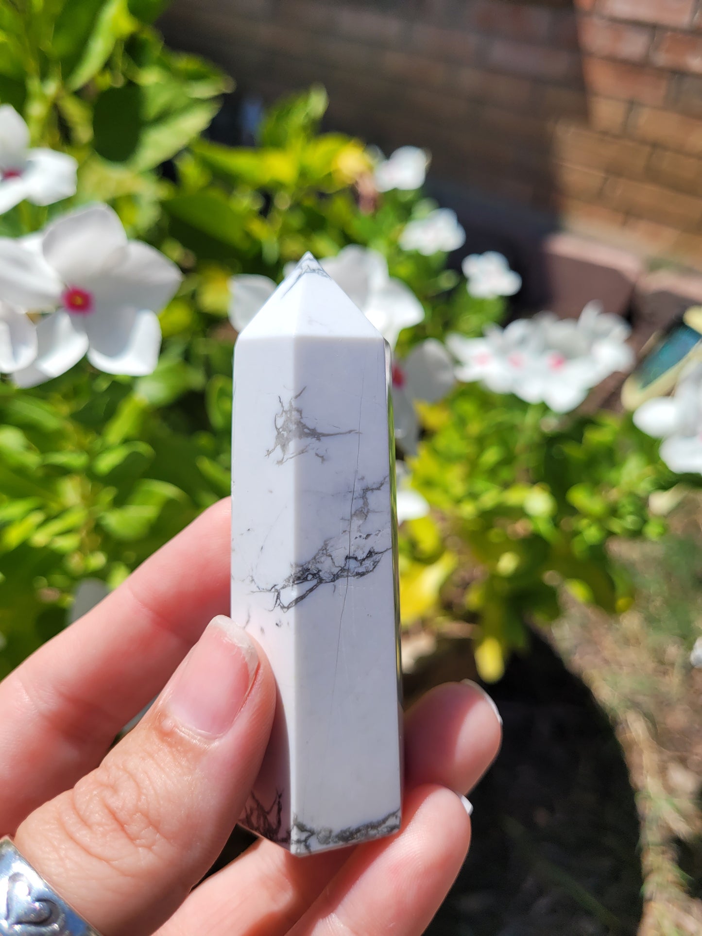Howlite Tower (X-small)