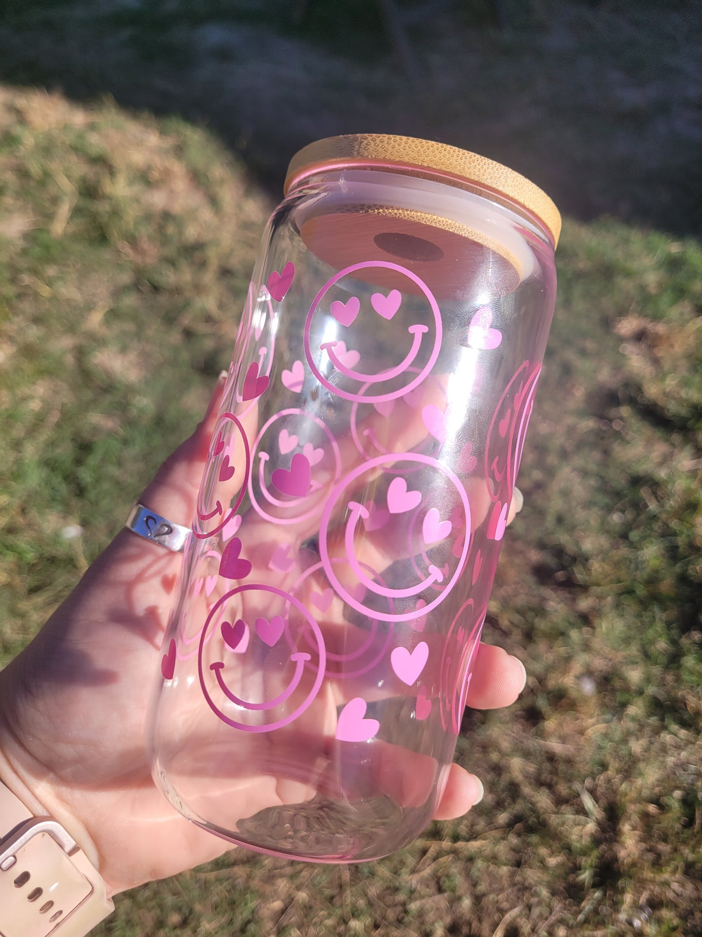 Love-y Dove-y Glass Cup (Heart Eye Smiley) - 16 oz