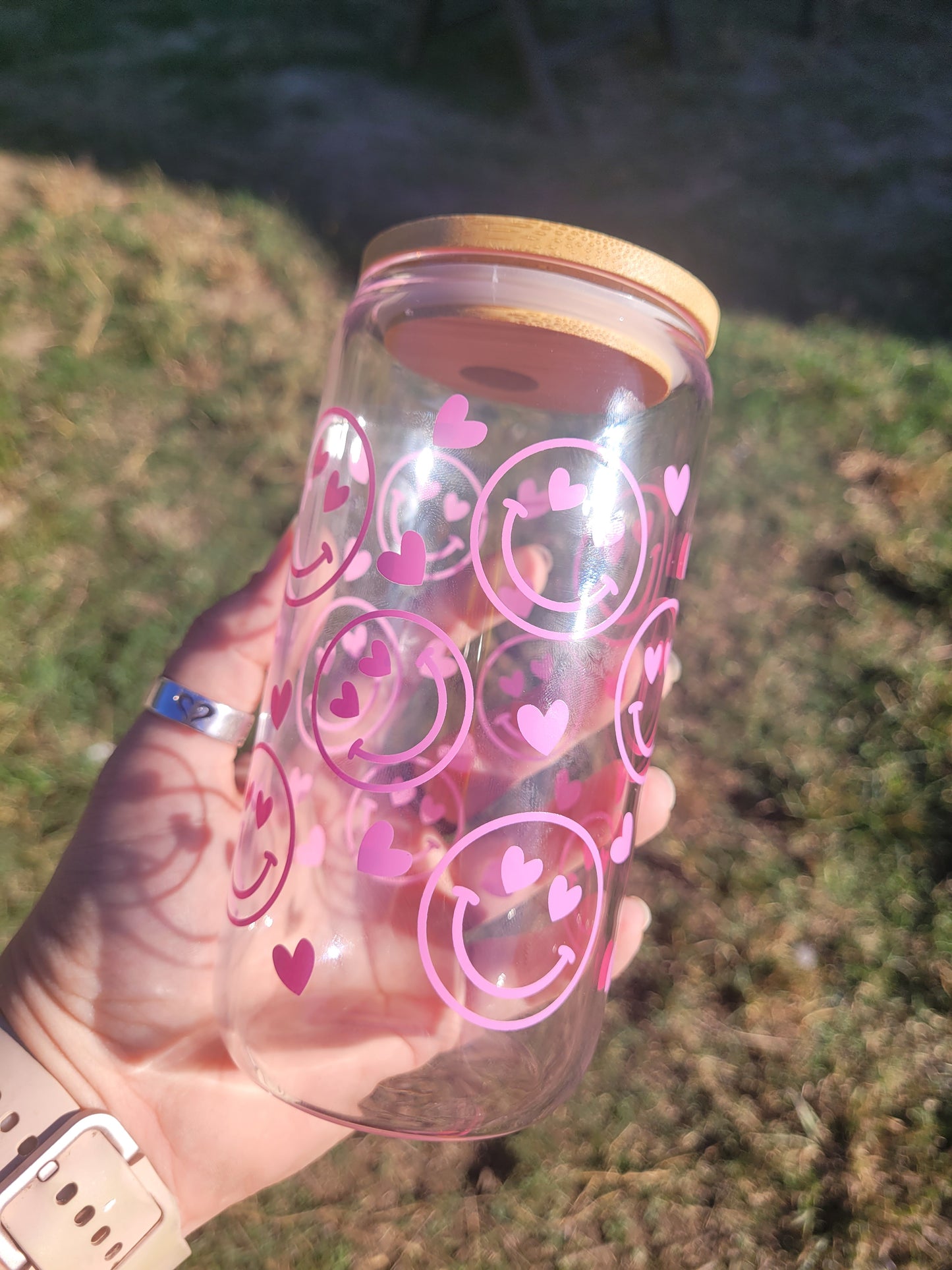 Love-y Dove-y Glass Cup (Heart Eye Smiley) - 16 oz