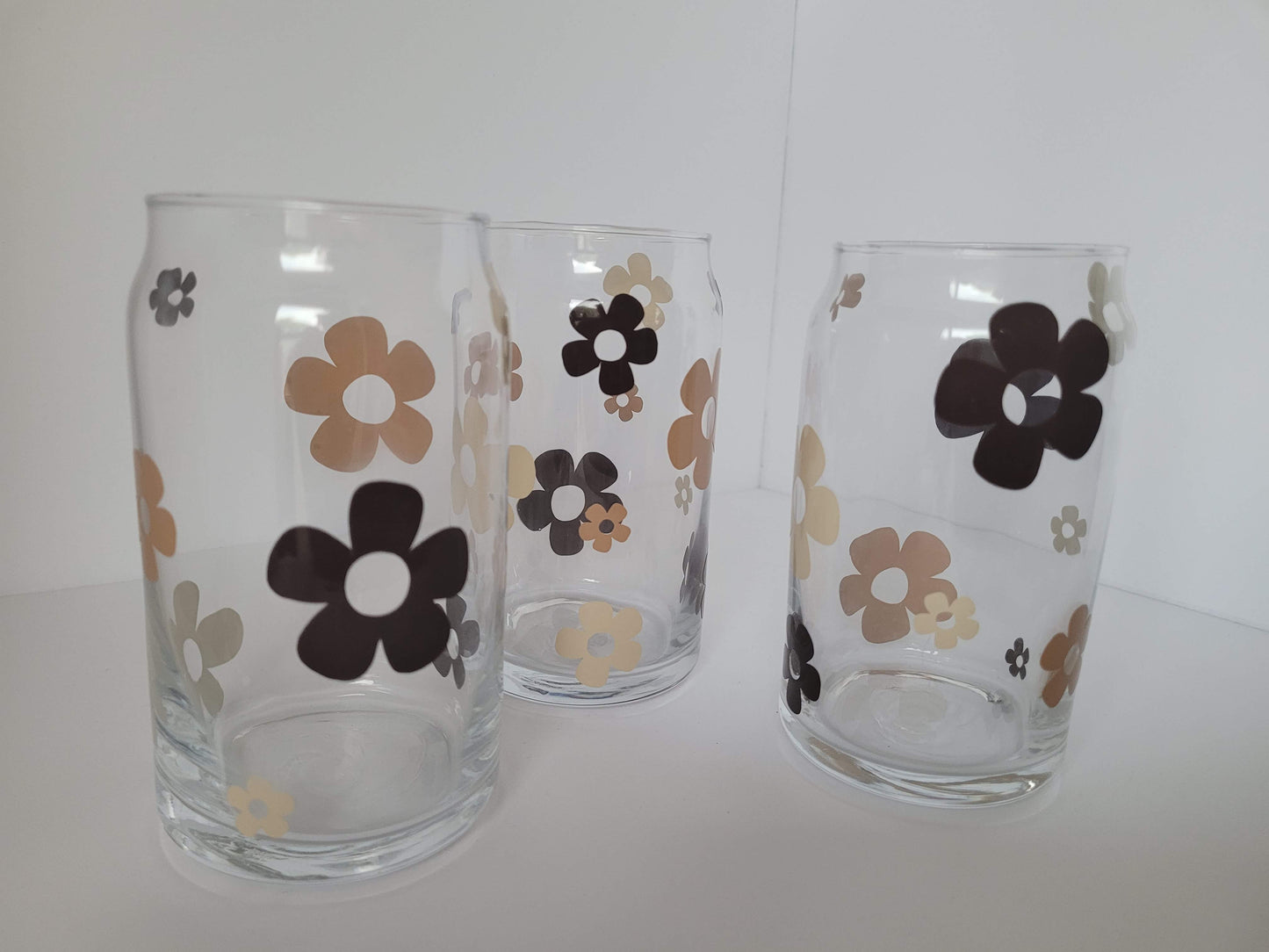 Neutral Flowers Glass Cup