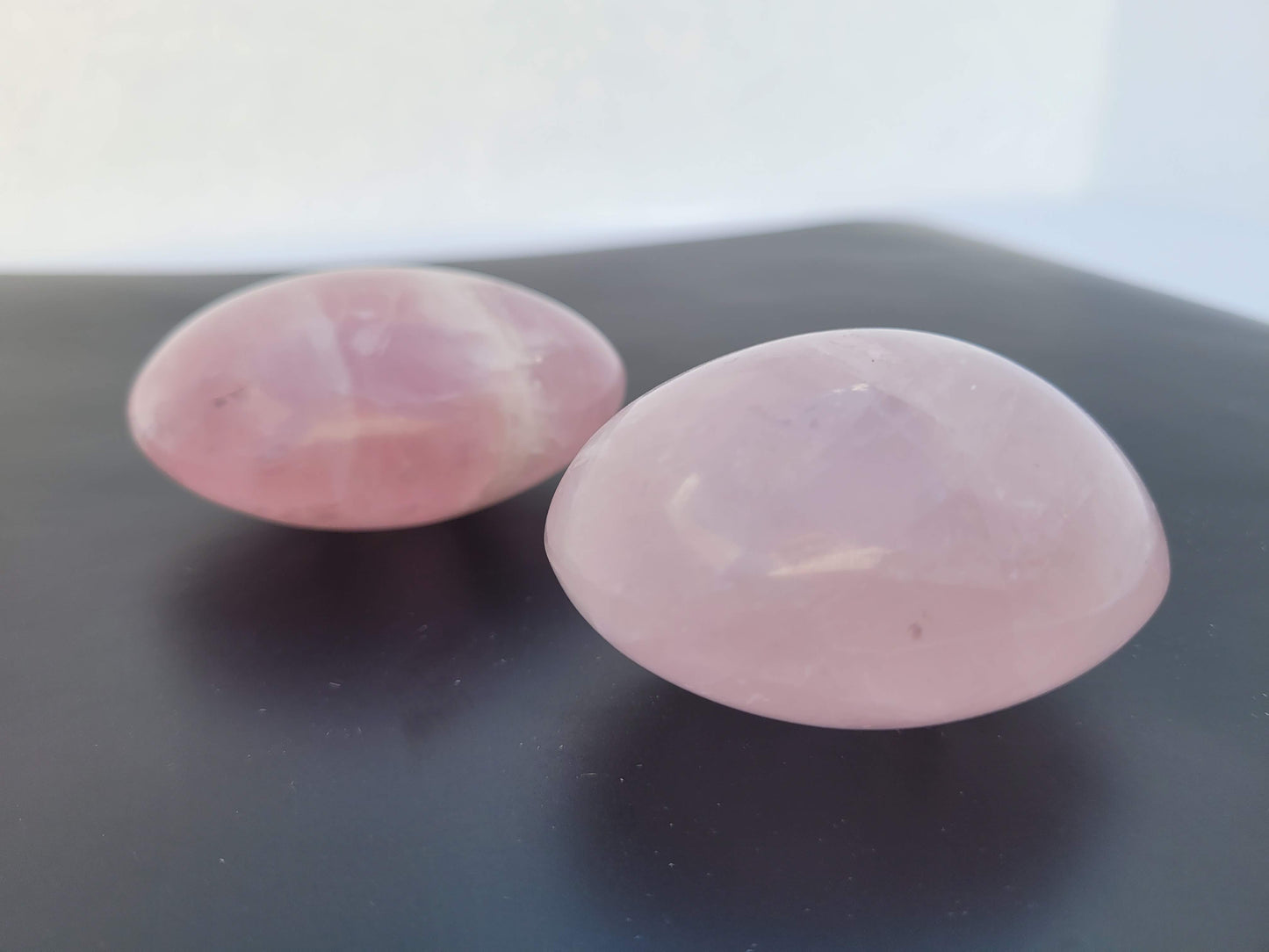 Rose Quartz Palm Stone (Medium)
