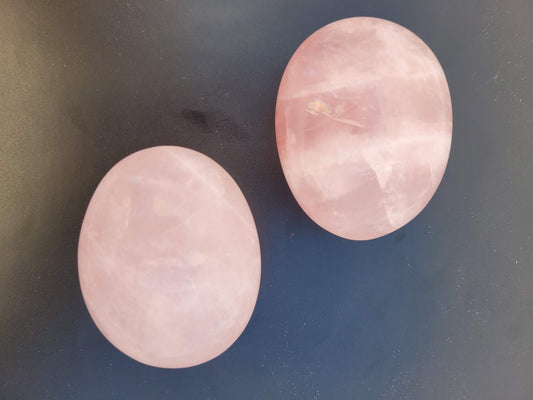 Rose Quartz Palm Stone (Medium)